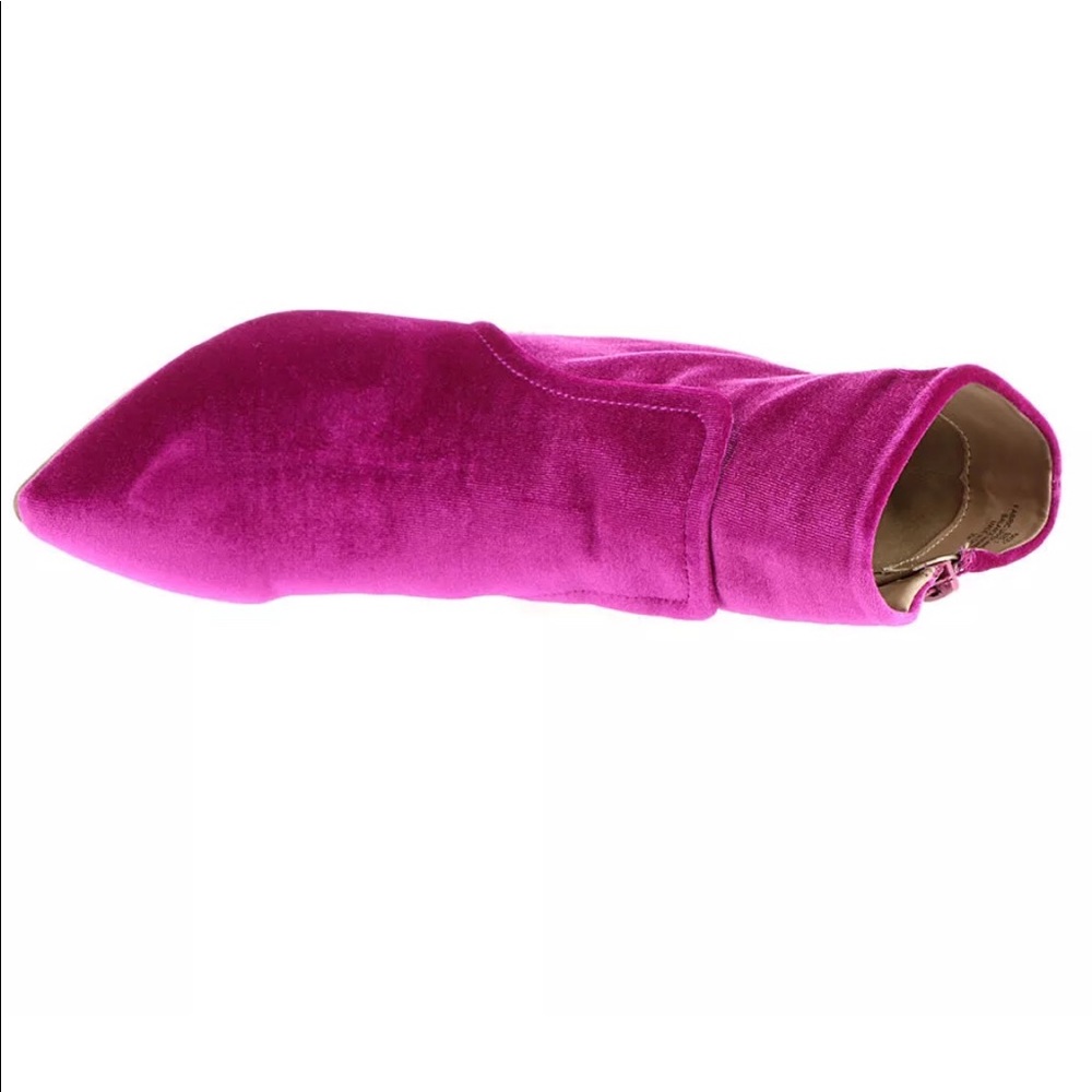 🌺 Betsey Johnson 
Beautiful Magenta Boot - Picture 6 of 8